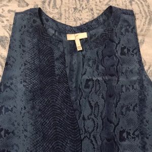 Joie tank size small